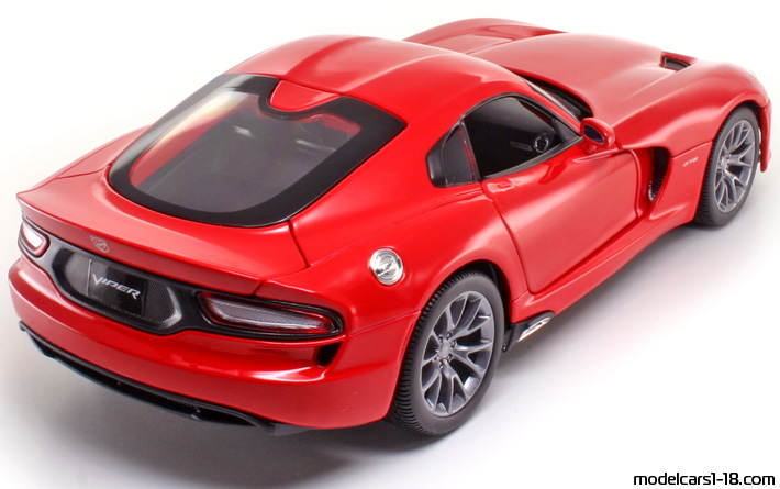 2013 - Dodge Viper SRT GTS Maisto 1/18 (Червен) Задна дясна страна