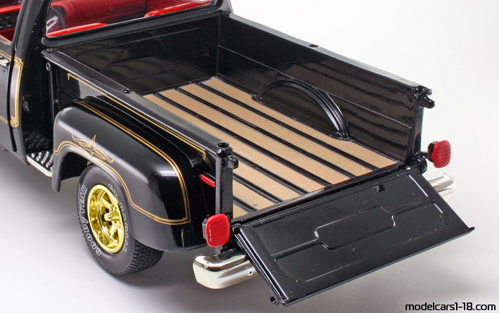 1978 - Dodge Warlock ERTL 1/18 (Черен) Багажник / Отварящи се фарове