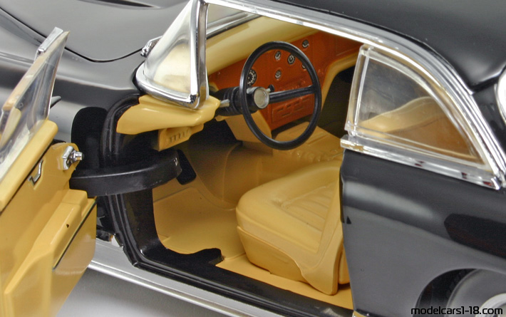 1957 - Facel Vega HK 500 Sun Star 1/18 (Черен) Интериор арматурно табло