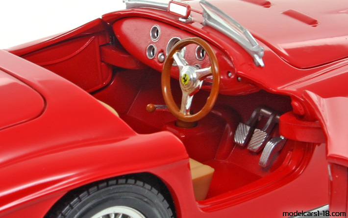 1948 - Ferrari 166 MM Hot Wheels 1/18 (Червен) Интериор арматурно табло