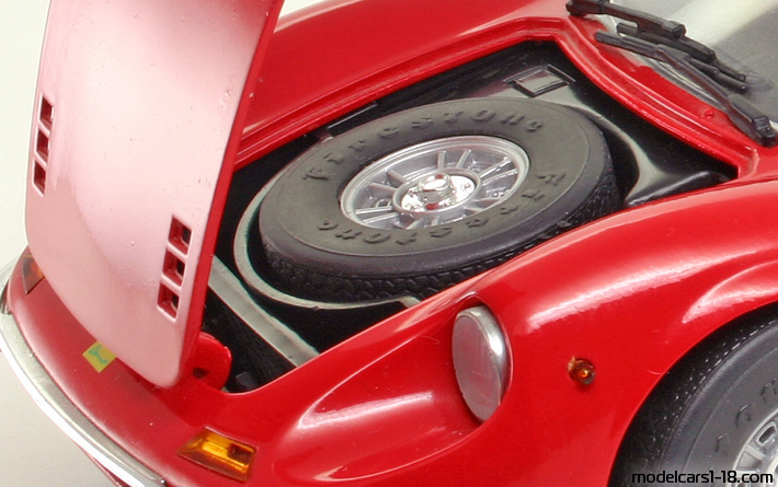 1967 - Ferrari 246 GT Dino Anson 1/18 (Червен) Багажник / Отварящи се фарове