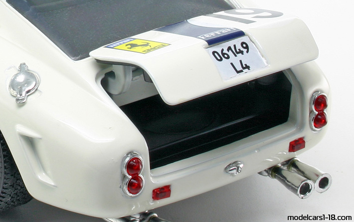 1961 - Ferrari 250 GT Berlinetta SWB Competizione Jouef Evolution 1/18 (Бял / Син) Багажник / Отварящи се фарове