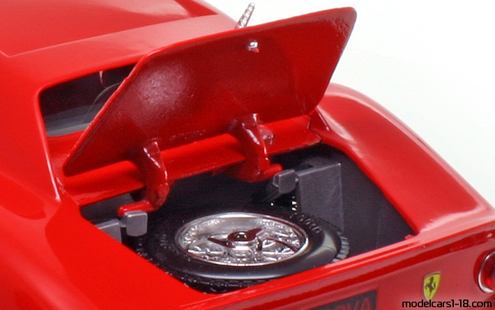 1964 - Ferrari 250 GTO Guiloy 1/18 (Червен) Багажник / Отварящи се фарове