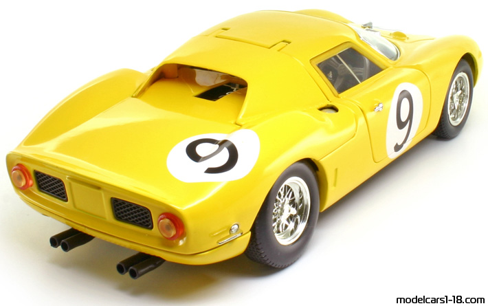 1964 - Ferrari 250 LM Hot Wheels 1/18 (Жълт / Бял) Задна дясна страна