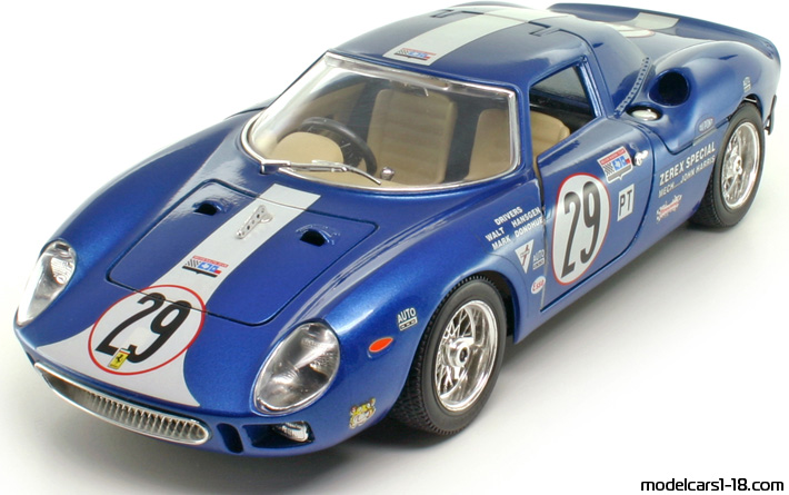 1965 - Ferrari 250 LM Bburago 1/18 (Син / Бял) Предна лява страна