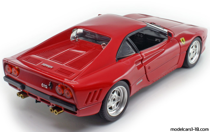 1984 - Ferrari 288 GTO Hot Wheels 1/18 (Червен) Задна дясна страна