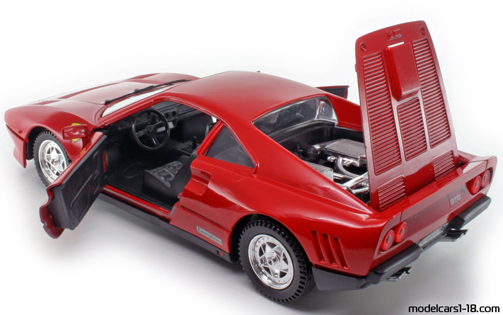 1984 - Ferrari 288 GTO Polistil 1/16 (Червен) Отваряеми части