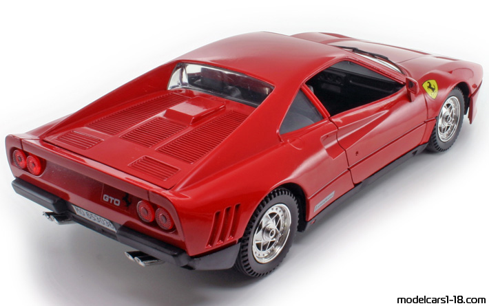 1984 - Ferrari 288 GTO Polistil 1/16 (Червен) Задна дясна страна