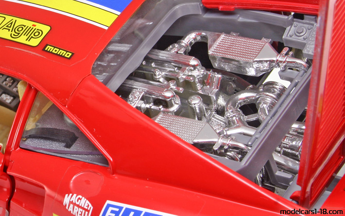 1984 - Ferrari 288 GTO Bburago 1/18 (Червен / Жълт) Двигател