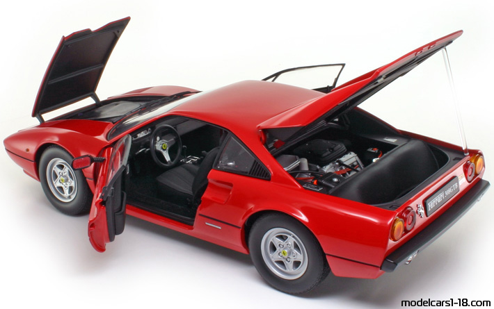 1975 - Ferrari 308 GTB Kyosho 1/18 (Червен) Отваряеми части