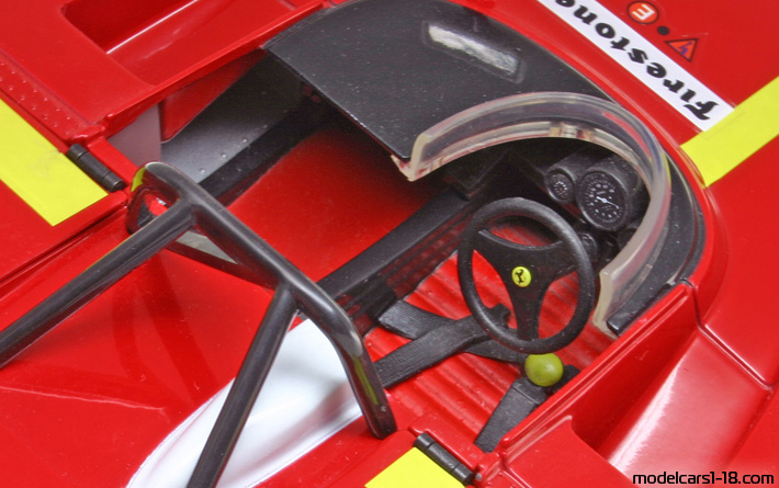 1972 - Ferrari 312 PB (312 P) Shell Collection 1/18 (Червен / Жълт) Интериор арматурно табло