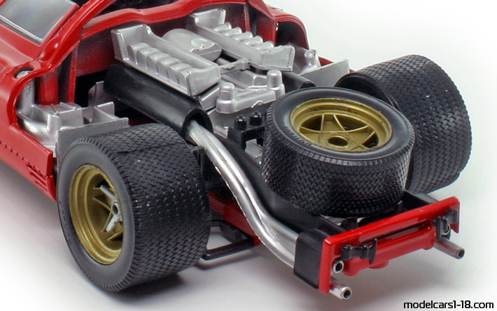 1967 - Ferrari 330 P4 Jouef Evolution 1/18 (Червен) Двигател