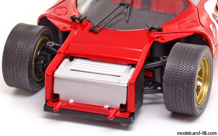 1967 - Ferrari 330 P4 Jouef Evolution 1/18 (Червен / Бял) Багажник / Отварящи се фарове