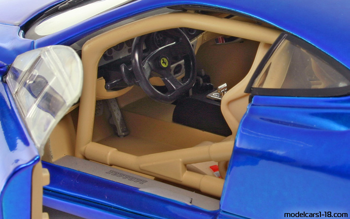 2003 - Ferrari 360 Challenge Hot Wheels 1/18 (Син) Интериор арматурно табло