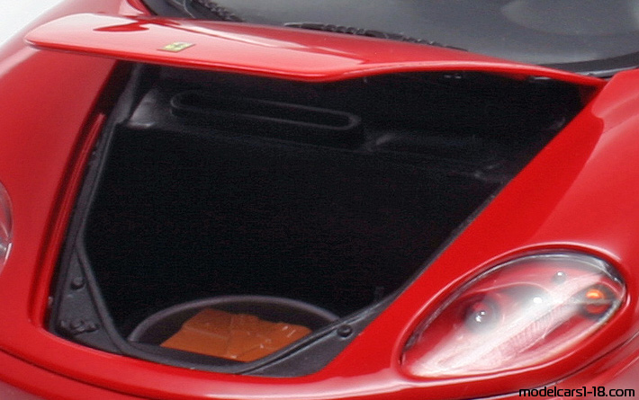 1999 - Ferrari 360 Modena Hot Wheels 1/18 (Червен) Багажник / Отварящи се фарове