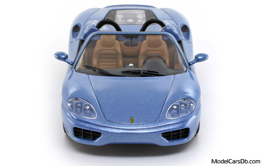 2000 - Ferrari 360 Spider Altaya 1/43 (Син) Предница