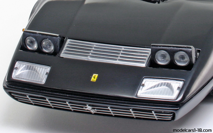 1973 - Ferrari 365 GT4/BB Kyosho 1/18 (Черен) Багажник / Отварящи се фарове