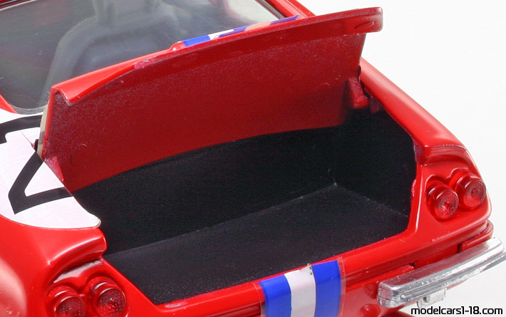 1970 - Ferrari 365 GTB/4 Daytona Competizione Techno Giodi 1/18 (Червен / Бял) Багажник / Отварящи се фарове