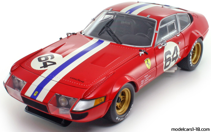 1977 - Ferrari 365 GTB/4 Daytona Competizione Kyosho 1/18 (Червен / Бял) Предна лява страна