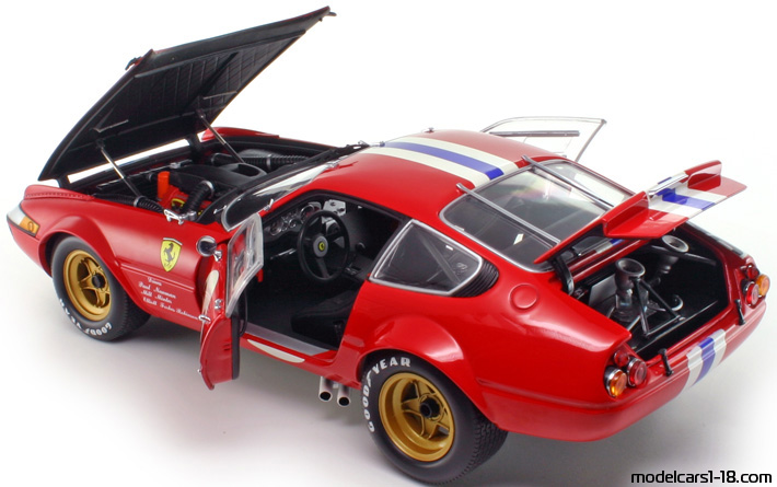 1977 - Ferrari 365 GTB/4 Daytona Competizione Kyosho 1/18 (Червен / Бял) Отваряеми части