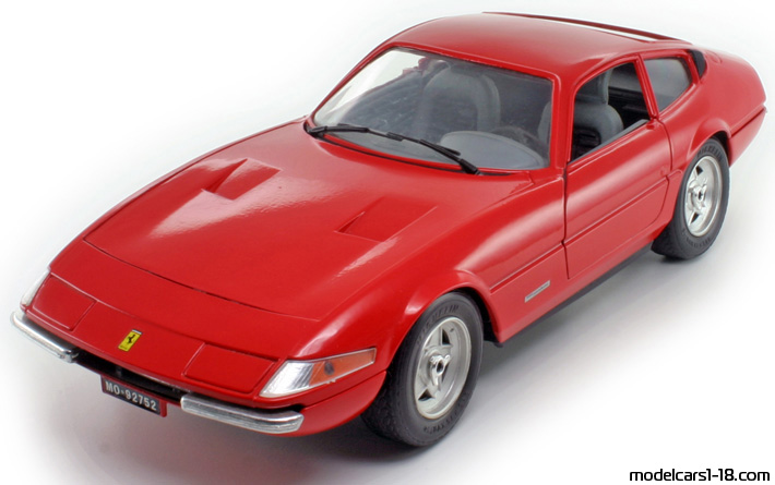 1969 - Ferrari 365 GTB/4 Daytona Techno Giodi 1/18 (Червен) Предна лява страна