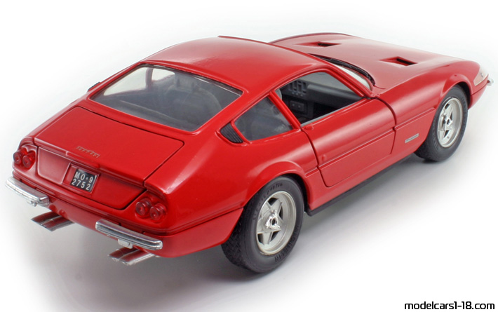 1969 - Ferrari 365 GTB/4 Daytona Techno Giodi 1/18 (Червен) Задна дясна страна