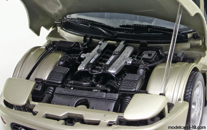 1998 - Ferrari 456M GT Hot Wheels 1/18 (Злаетн) Двигател