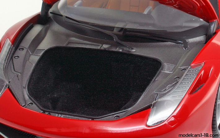 2010 - Ferrari 458 Italia Elite 1/18 (Червен) Багажник / Отварящи се фарове