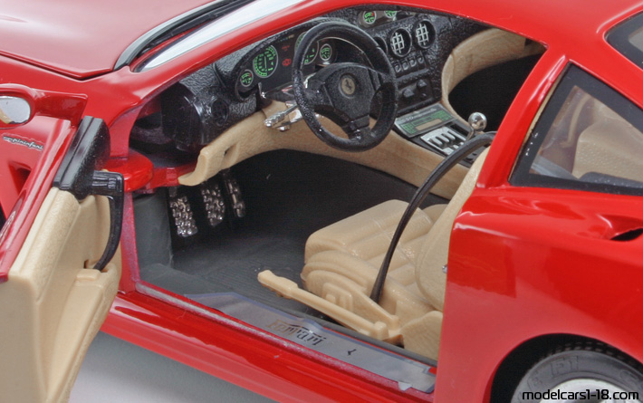 1996 - Ferrari 550 Maranello Bburago 1/18 (Червен) Интериор арматурно табло