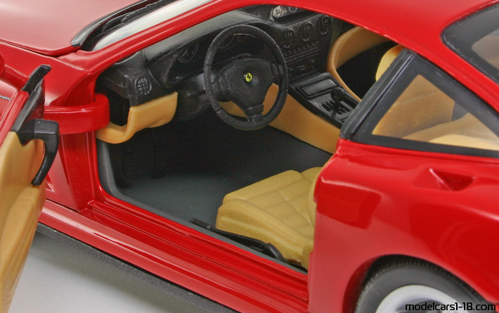 1996 - Ferrari 550 Maranello Hot Wheels 1/18 (Червен) Интериор арматурно табло