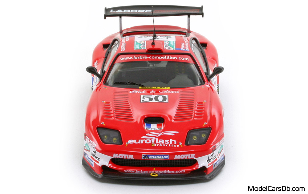 2006 - Ferrari 550 Maranello IXO 1/43 (Червен / Бял) Предница