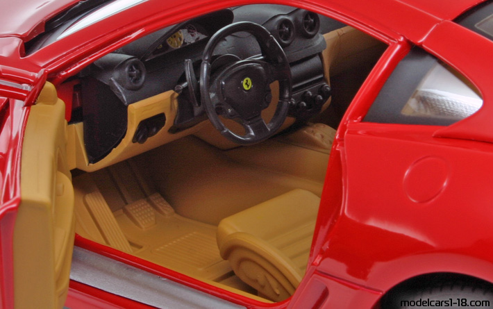 2006 - Ferrari 599 GTB Fiorano Hot Wheels 1/18 (Червен) Интериор арматурно табло