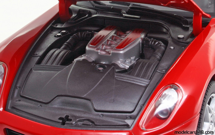 2006 - Ferrari 599 GTB Fiorano Hot Wheels 1/18 (Червен) Двигател
