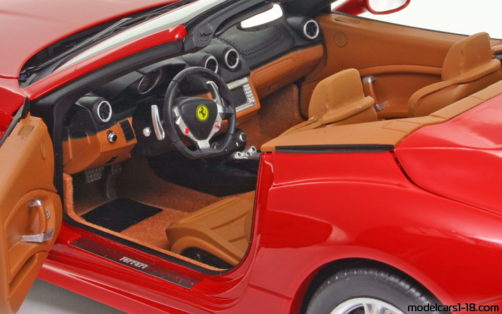 2008 - Ferrari California Elite 1/18 (Червен) Интериор арматурно табло