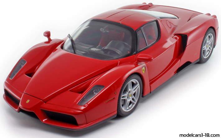 2002 - Ferrari Enzo Ferrari BBR 1/18 (Червен) Предна лява страна