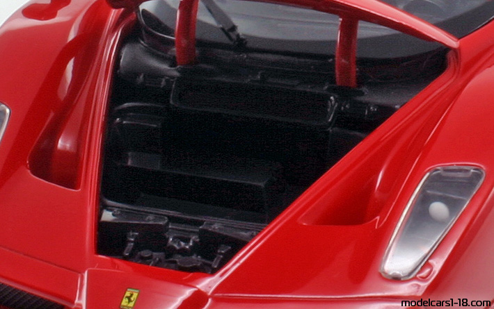2002 - Ferrari Enzo Ferrari Hot Wheels 1/18 (Червен) Багажник / Отварящи се фарове