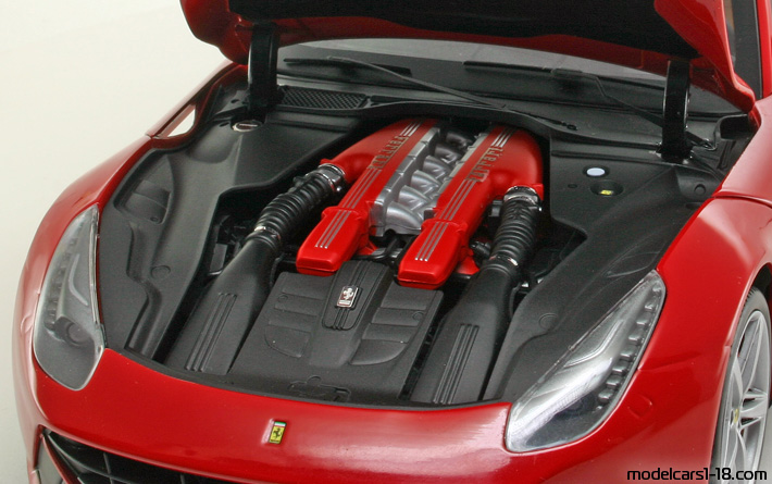 2012 - Ferrari F12 Berlinetta Elite 1/18 (Червен) Двигател