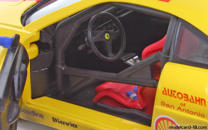 1995 - Ferrari F355 Challenge Hot Wheels 1/18 (Сребрист) Интериор арматурно табло