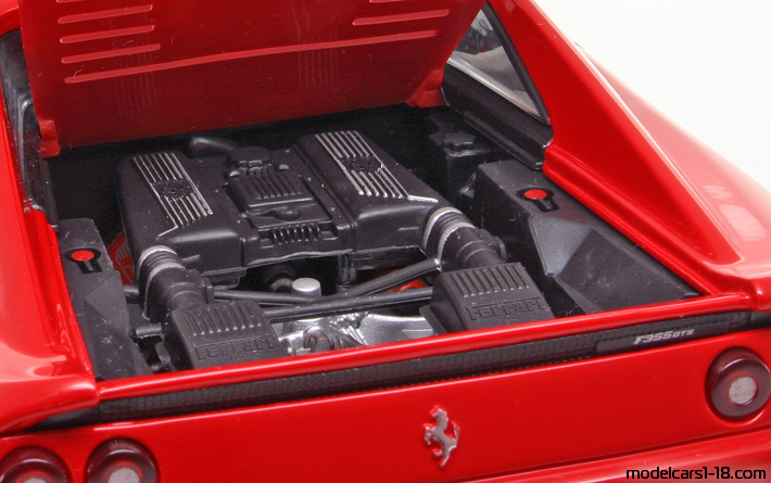 1994 - Ferrari F355 GTS UT 1/18 (Червен) Двигател
