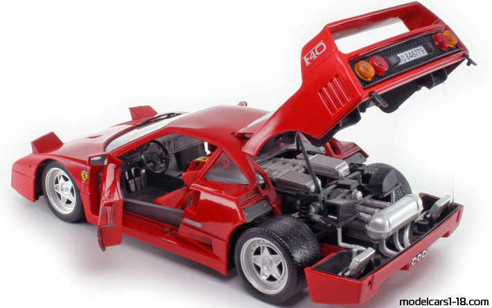 1987 - Ferrari F40 Polistil 1/18 (Червен) Отваряеми части