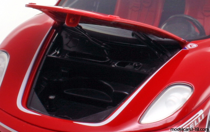 2006 - Ferrari F430 Challenge Hot Wheels 1/18 (Червен / Бял) Багажник / Отварящи се фарове