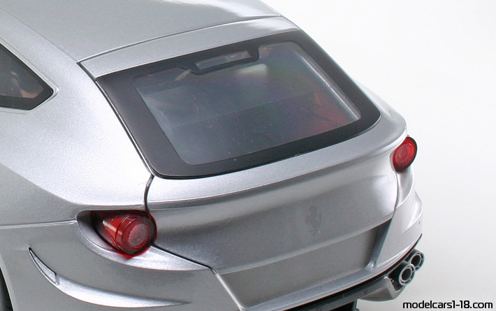 2011 - Ferrari FF Hot Wheels 1/18 (Сребрист) Багажник / Отварящи се фарове