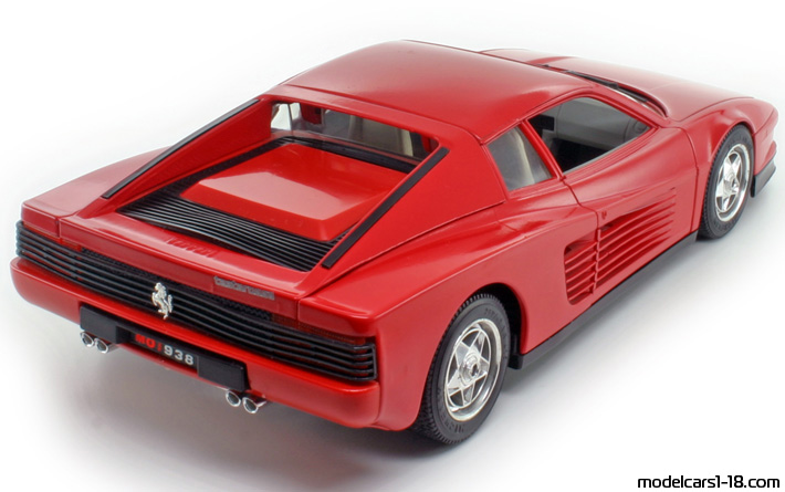 1984 - Ferrari Testarossa Bburago 1/18 (Червен) Задна дясна страна