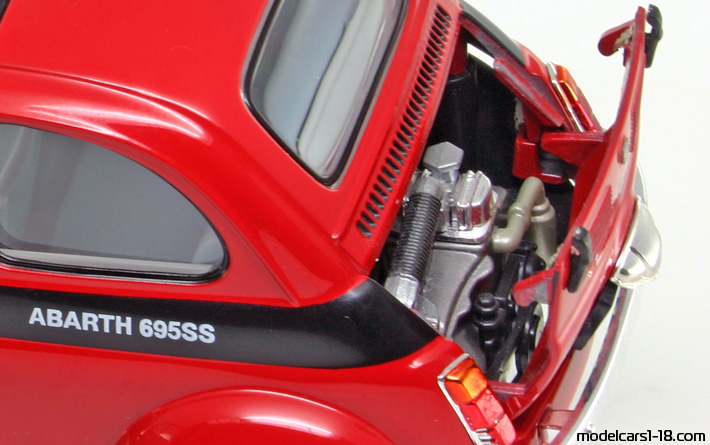 1963 - Fiat 500 Abarth 695 SS Road Signature 1/18 (Червен / Черен) Двигател