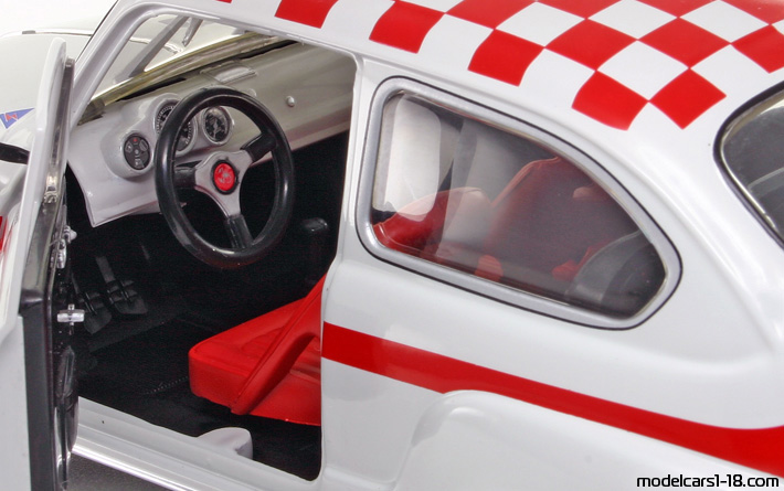 1962 - Fiat Abarth 1000 TC Revell 1/18 (Бял / Червен) Интериор арматурно табло