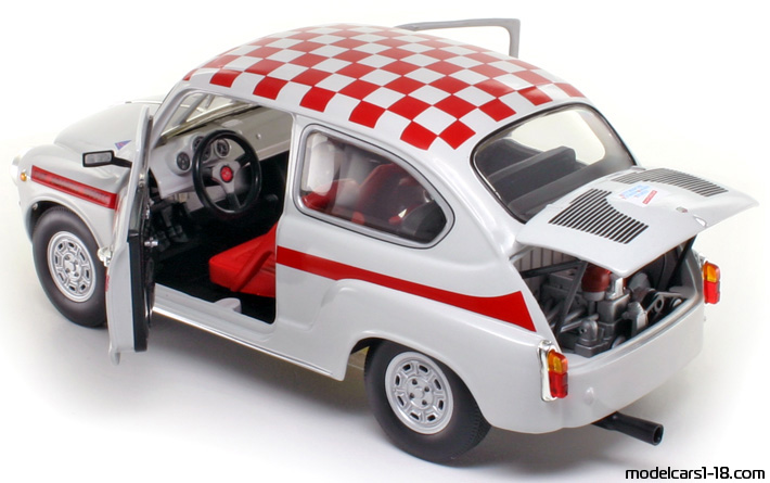 1962 - Fiat Abarth 1000 TC Revell 1/18 (Бял / Червен) Отваряеми части