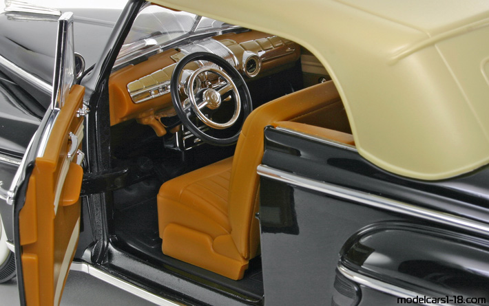 1948 - Ford Convertible Yat Ming 1/18 (Черен) Интериор арматурно табло