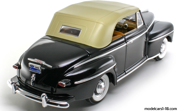 1948 - Ford Convertible Yat Ming 1/18 (Черен) Задна дясна страна
