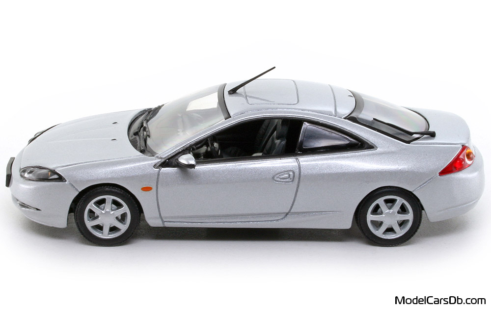 1998 - Ford Cougar Minichamps 1/43 (Сребрист) Страна