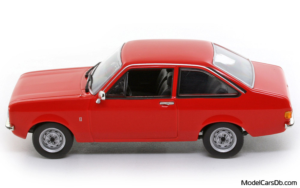 1975 - Ford Escort Minichamps 1/43 (Червен) Страна